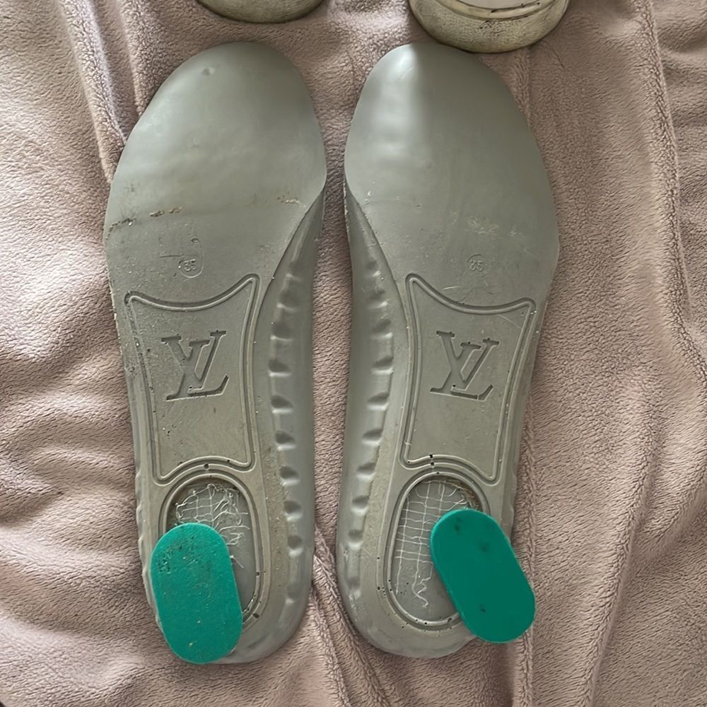 LOUIS VUITTON | Front Row Leather Sneakers - Picture 13 of 16